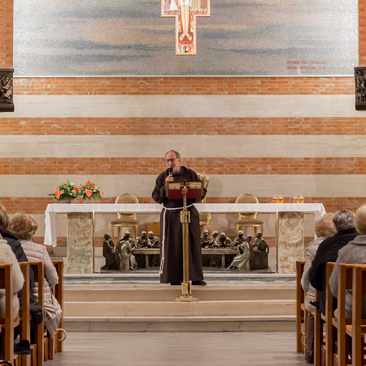 Padre Fortunato Grottola, Vicepostulatore per la Causa di Beatificazione della Venerabile Genoveffa De Troia, a Foggia durante una catechesi